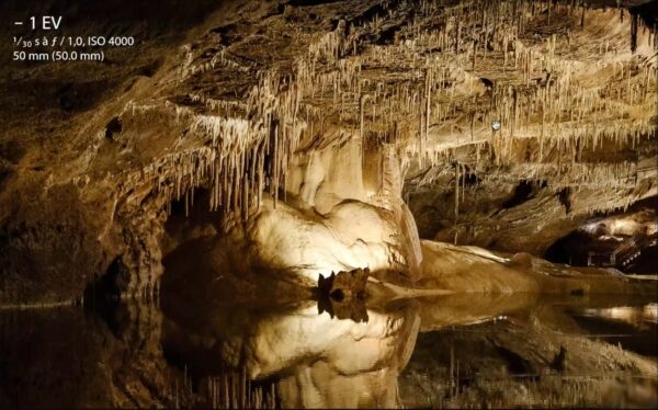 Même photo de grotte zoomée